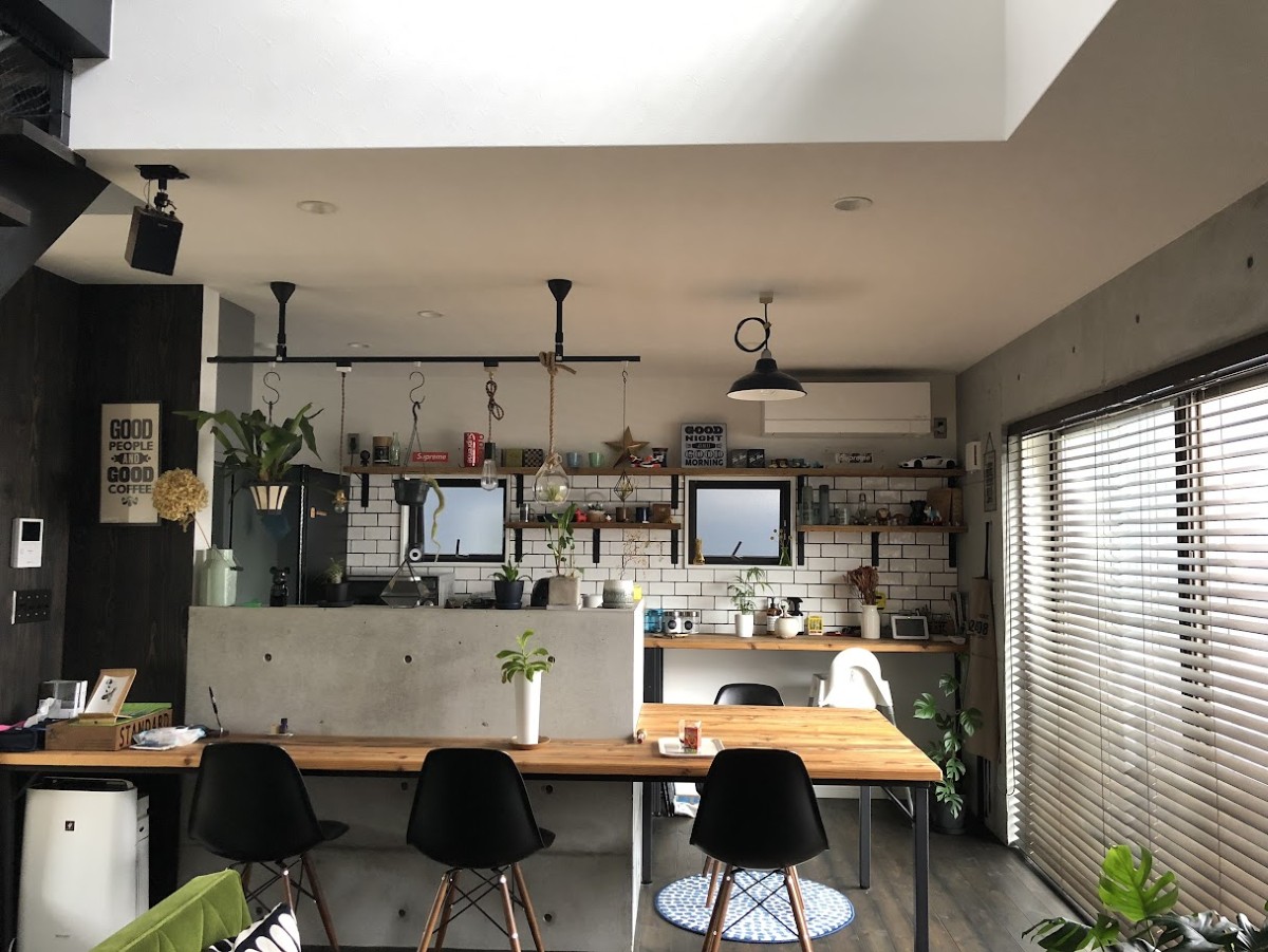 コンクリート壁のあるＬＤＫ