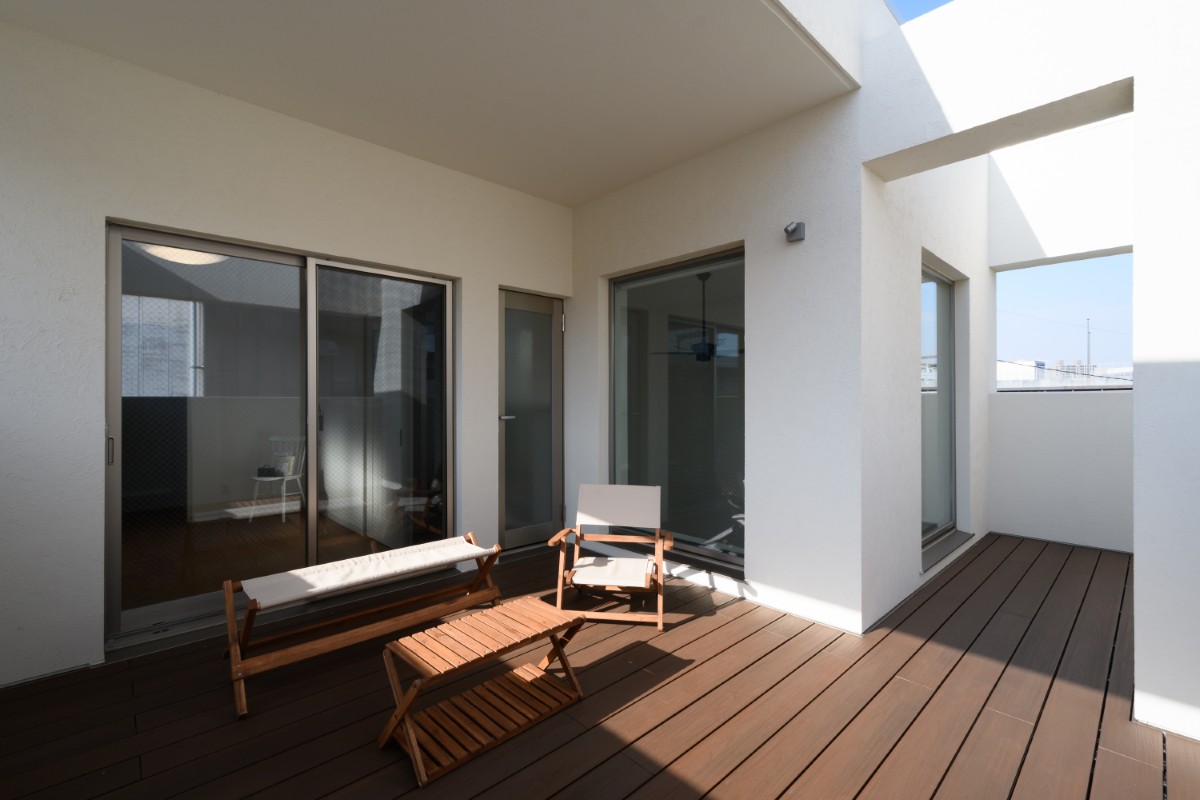 昼間のバルコニー