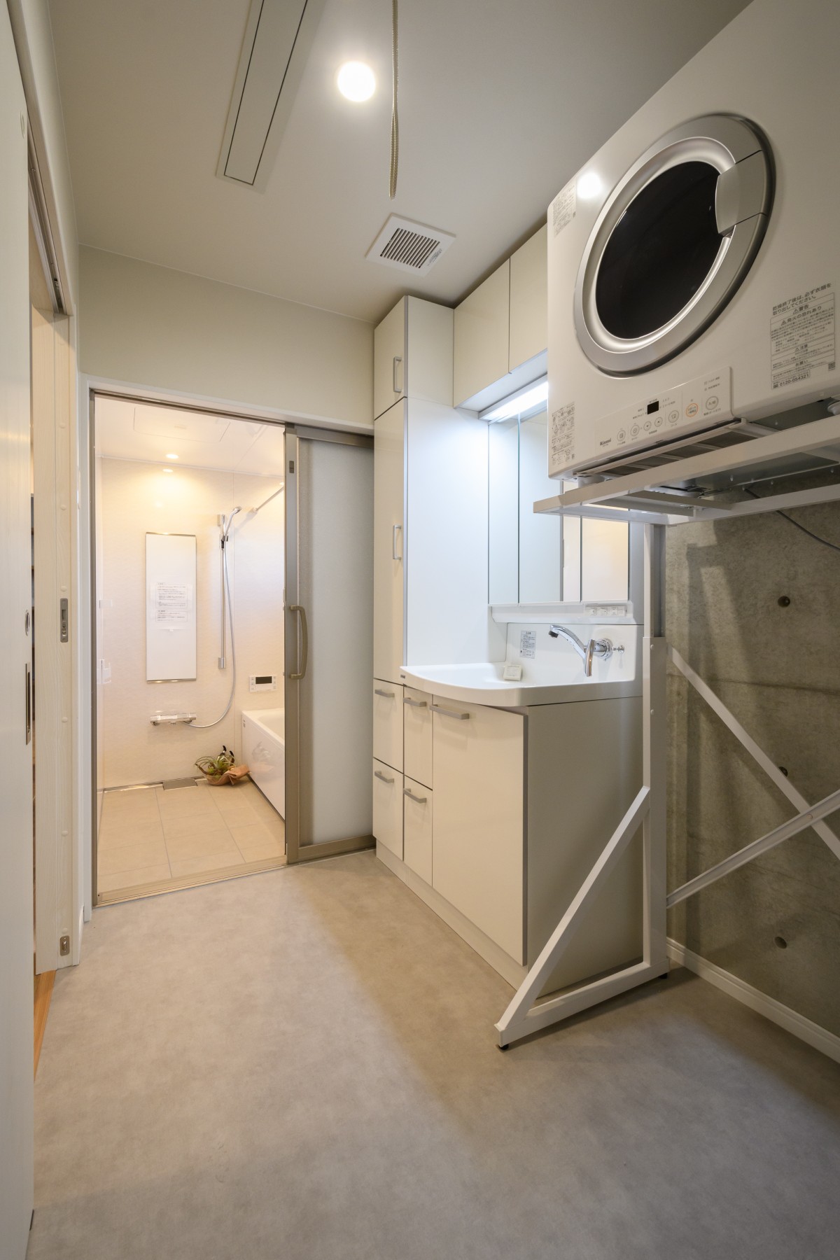 外断熱RC住宅の脱衣場