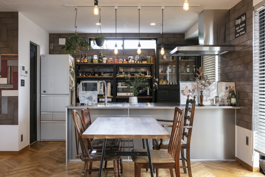 見せる収納がオシャレなキッチン