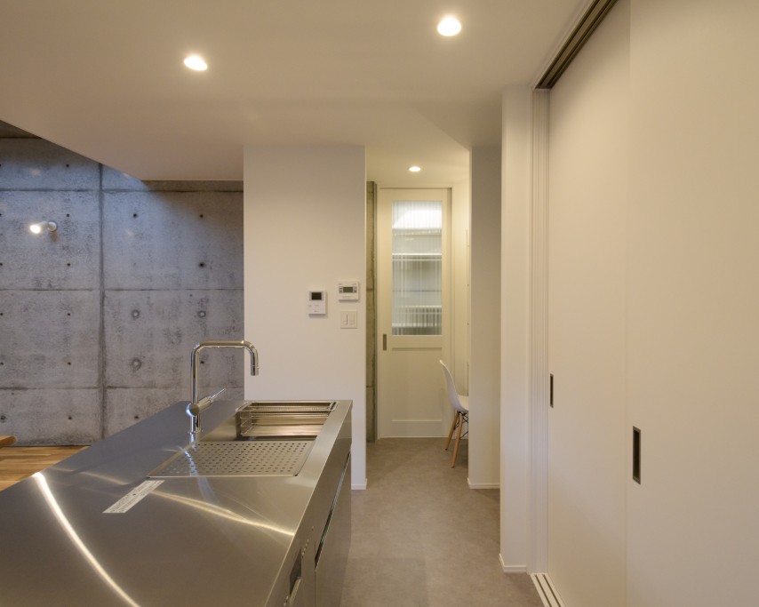 外断熱RC住宅のパントリー