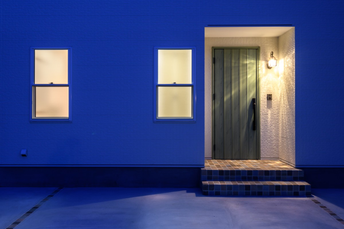 木造住宅の夕景