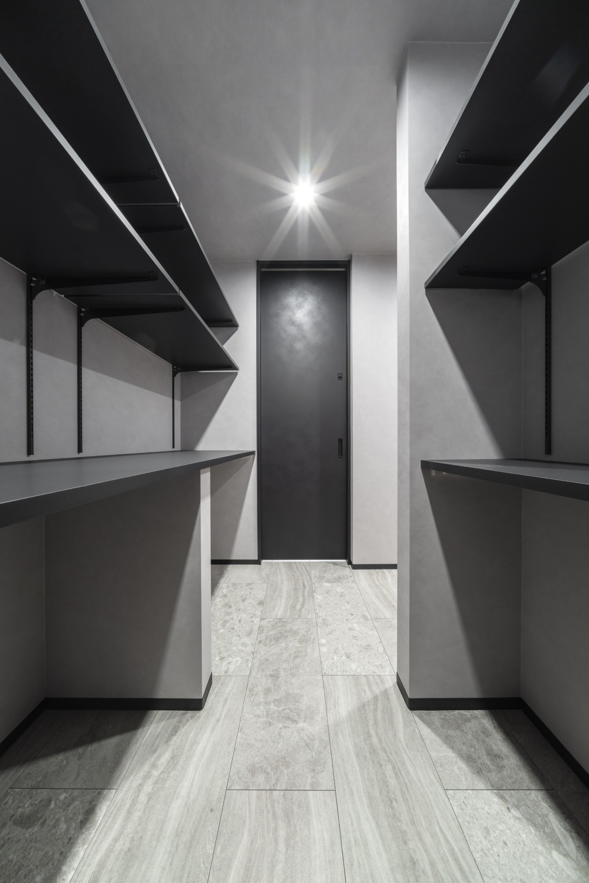 RC住宅のパントリー