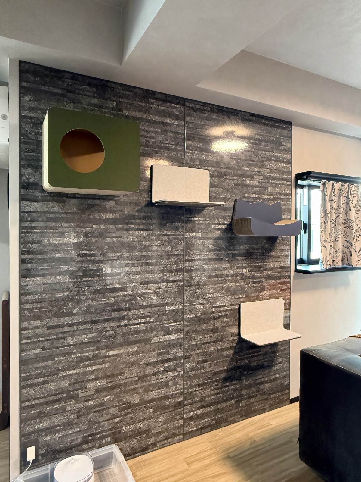 マグネット式キャットタワー